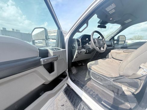 Used 2020 Ford F150 XLT w/ Trailer Tow Package image 9