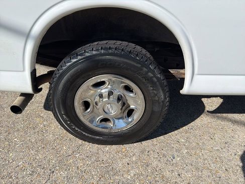 Used 2019 Chevrolet Express 3500 LT w/ LT Preferred Equipment Group image 19