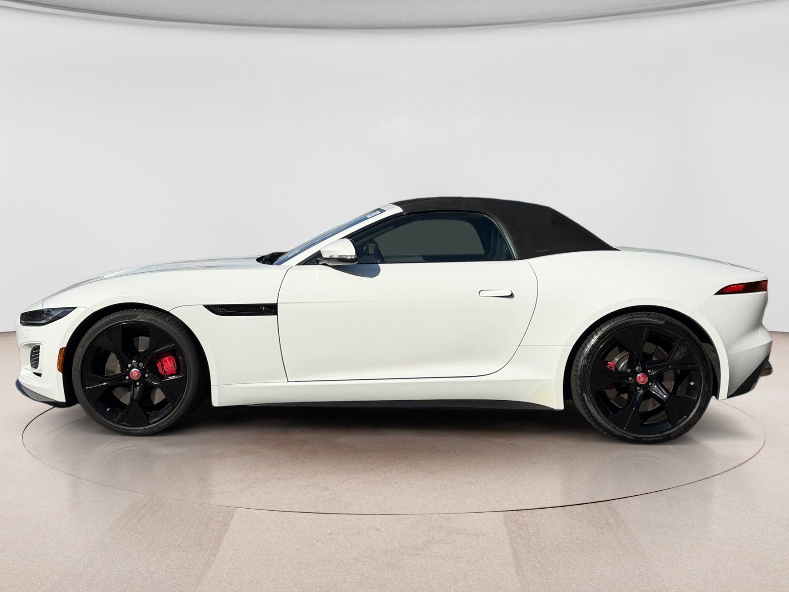 Used 2023 Jaguar F-TYPE R-Dynamic AWD/4WD image 2