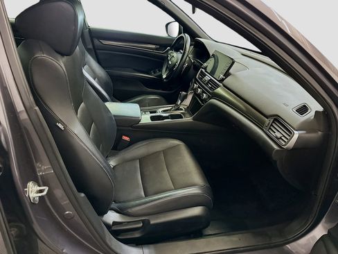 Used 2018 Honda Accord Sport image 31