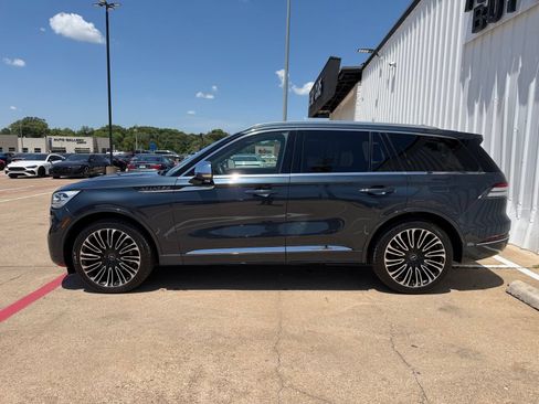 Used 2022 Lincoln Aviator Black Label w/ Class IV Trailer Tow Package AWD/4WD image 3