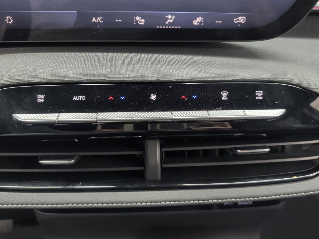 Used 2026 Buick Enclave Sport Touring AWD/4WD image 21