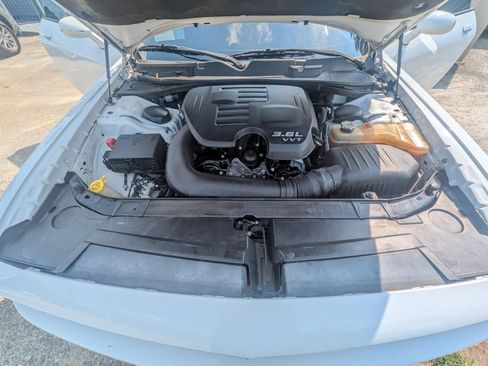 Used 2019 Dodge Challenger SXT RWD image 10