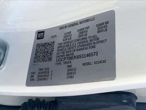 Used 2025 Chevrolet Colorado W/T w/ WT Custom Package image 33