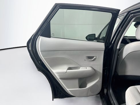 Used 2025 Hyundai Kona SEL AWD/4WD image 25