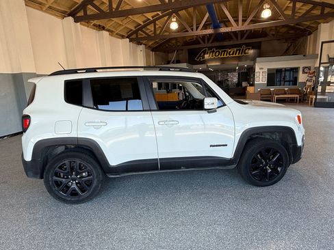 Used 2017 Jeep Renegade Altitude image 8