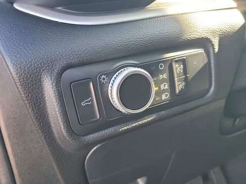 Certified 2022 Ford Explorer XLT image 17