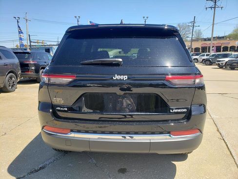 New 2025 Jeep Grand Cherokee Laredo X w/ Luxury Tech Group I AWD/4WD image 4