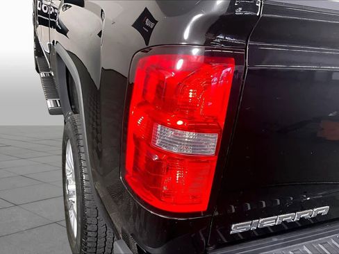 Used 2018 GMC Sierra 2500 SLT AWD/4WD image 28