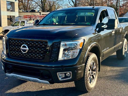 Used 2018 Nissan Titan PRO-4X w/ Pro-4x Convenience Package image 2