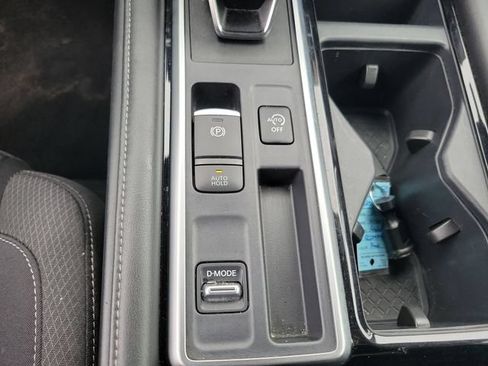 Used 2024 Nissan Pathfinder SV FWD image 25