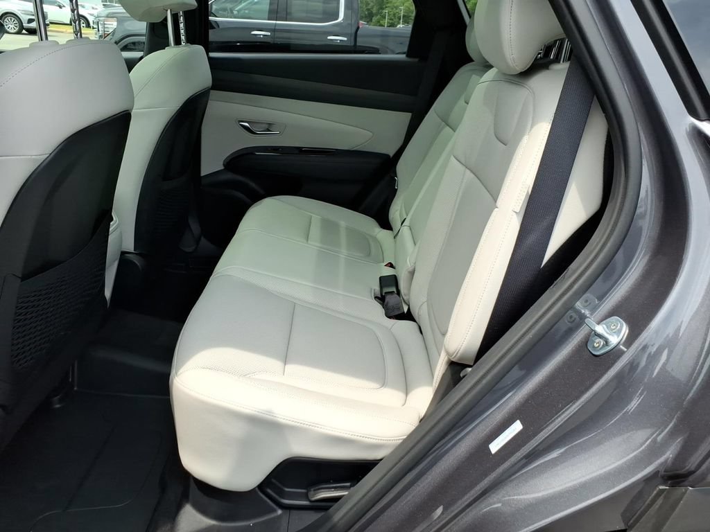 Used 2025 Hyundai Tucson Limited AWD/4WD image 9