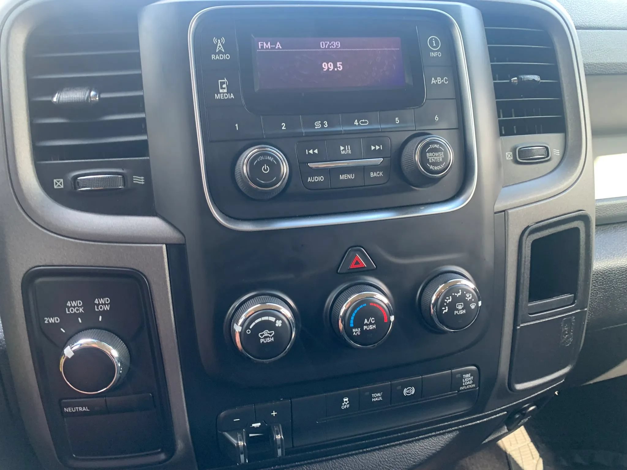 Used 2013 RAM 2500 Tradesman w/ Chrome Appearance Group AWD/4WD image 24