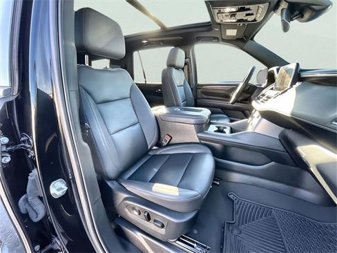 Used 2023 Chevrolet Tahoe LT w/ LT Signature Package image 30