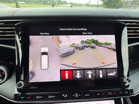Used 2025 Jeep Grand Wagoneer Series III w/ Rear Seat Video Group 1 AWD/4WD image 36