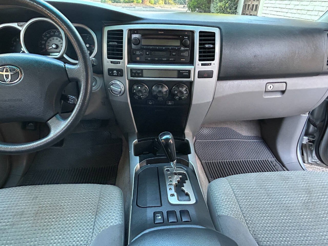 Used 2005 Toyota 4Runner SR5 AWD/4WD image 37