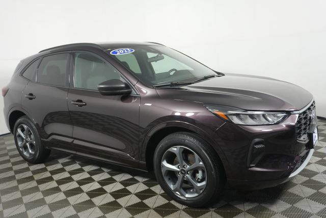 Certified 2023 Ford Escape ST-Line w/ Tech Pack #1 AWD/4WD image 2