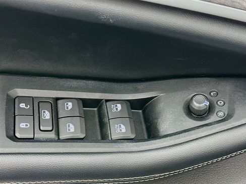 Used 2023 Jeep Grand Cherokee L Limited image 15