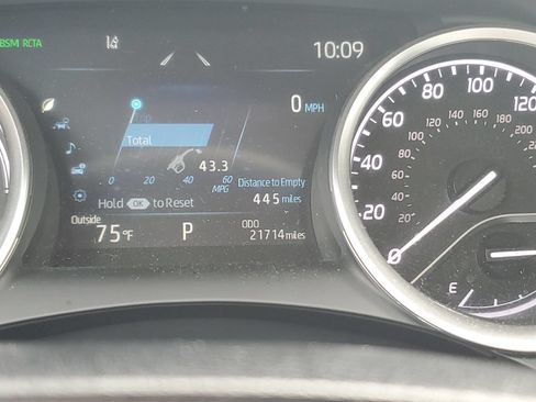 Used 2024 Toyota Camry XLE w/ Cold Weather Package FWD image 25