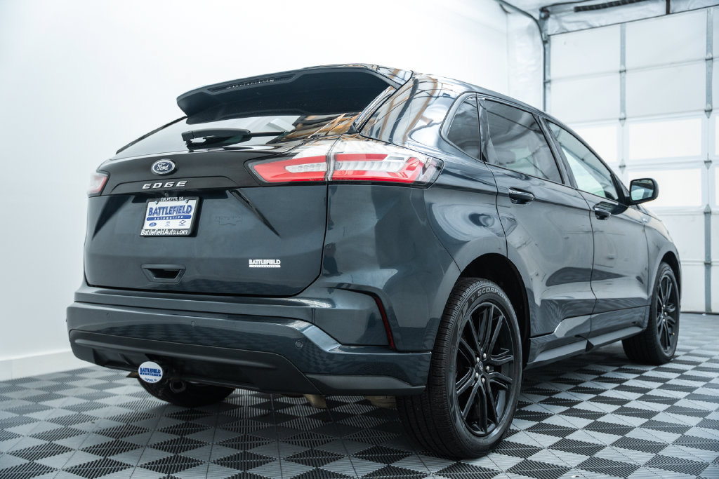 Used 2022 Ford Edge ST-Line w/ Class II Trailer Tow Package AWD/4WD image 5