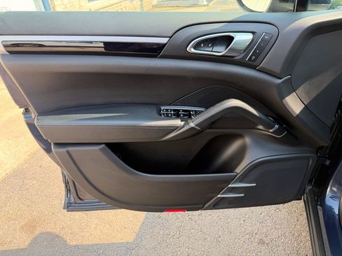 Used 2014 Porsche Cayenne AWD/4WD image 12
