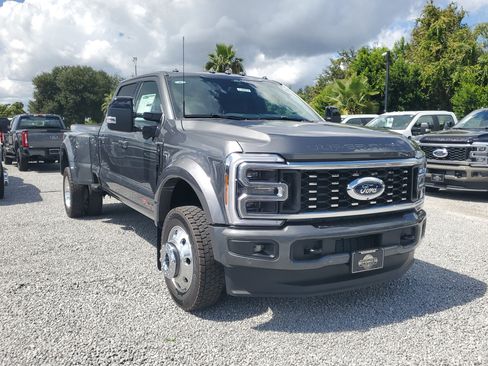 New 2026 Ford F450 Platinum w/ FX4 Off-Road Package image 2
