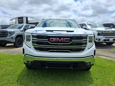 Used 2024 GMC Sierra 1500 SLT w/ SLT Premium Plus Package AWD/4WD image 2