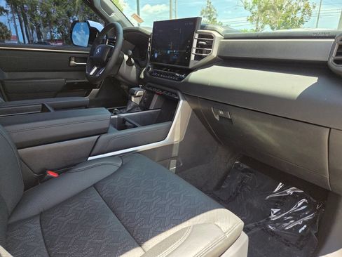 Used 2025 Toyota Tundra Limited AWD/4WD image 10