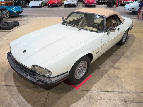 Used 1992 Jaguar XJS V12 Convertible RWD image 29