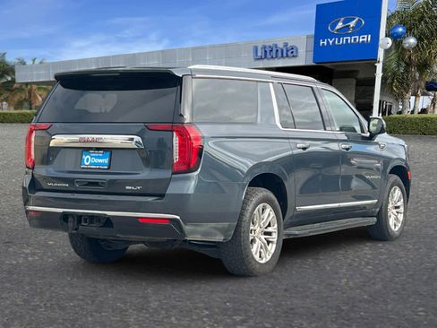 Used 2021 GMC Yukon XL SLT w/ SLT Luxury Plus Package image 2