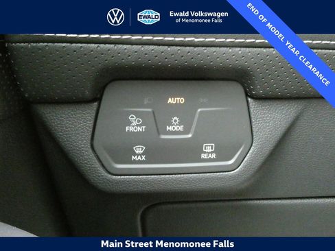 Certified 2025 Volkswagen Atlas SEL image 17