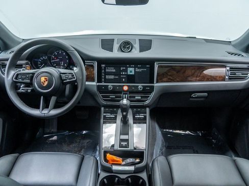 New 2026 Porsche Macan image 21