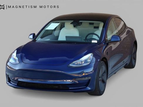 Used 2023 Tesla Model 3 Standard Range image 4