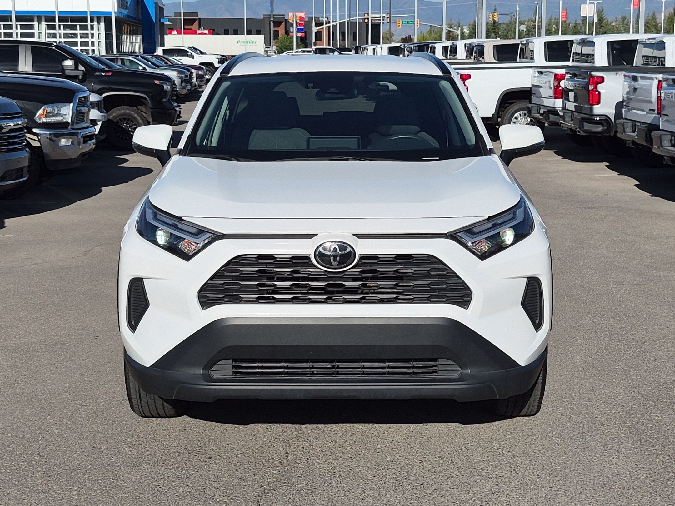 Used 2025 Toyota RAV4 XLE AWD/4WD image 9