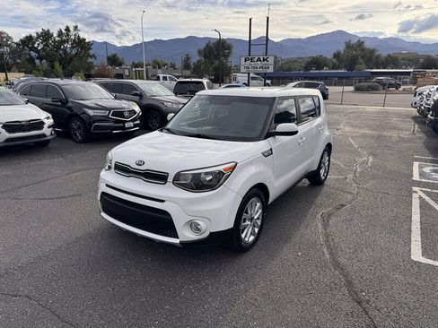 Used 2017 Kia Soul + FWD image 3