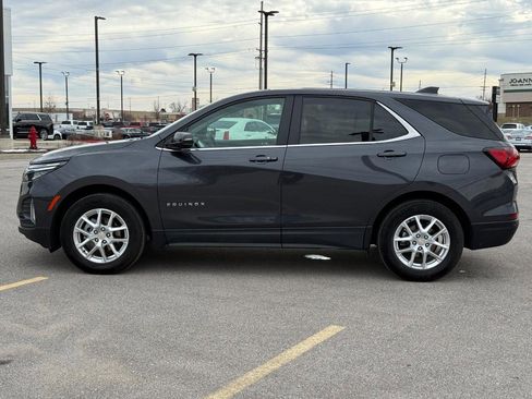 Used 2023 Chevrolet Equinox LT image 2