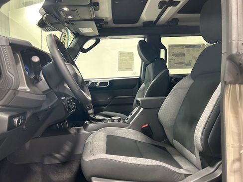 New 2026 Ford Bronco Big Bend w/ Black Appearance Package AWD/4WD image 10