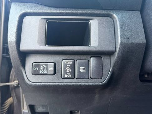 Used 2018 Toyota Tacoma TRD Sport w/ Technology Package AWD/4WD image 35