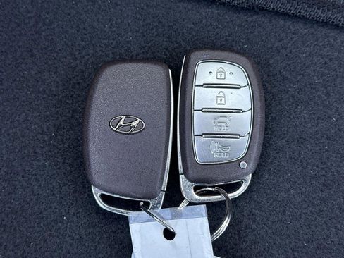 Used 2020 Hyundai Ioniq Limited image 21