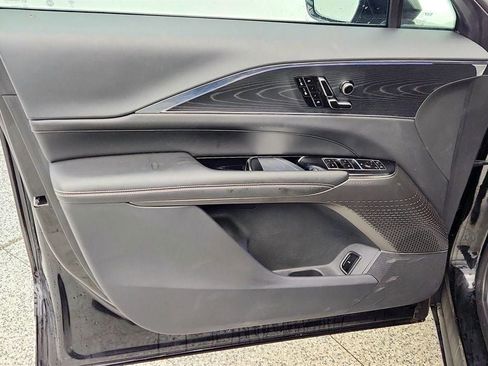 Used 2024 Cadillac Lyriq Luxury image 11