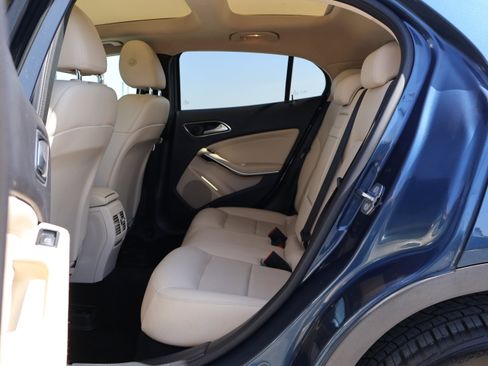 Used 2020 Mercedes-Benz GLA 250 4MATIC image 42