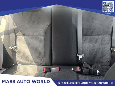 Used 2022 Nissan Versa SV FWD image 10