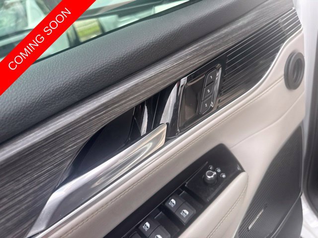 Certified 2023 Jeep Wagoneer Series II w/ Convenience Group I AWD/4WD image 13