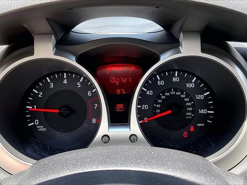 Used 2016 Nissan Juke S FWD image 12