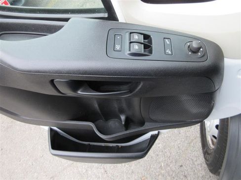 Used 2017 RAM ProMaster 2500 image 9