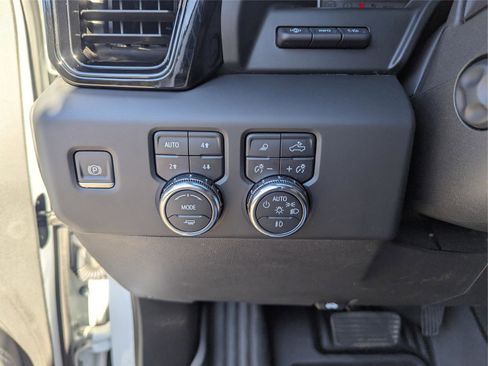 Used 2022 GMC Sierra 1500 AT4X image 29