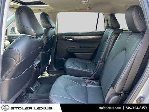 Used 2023 Toyota Highlander Limited AWD/4WD image 15