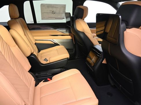 New 2025 Cadillac Escalade IQ Luxury 2 image 18