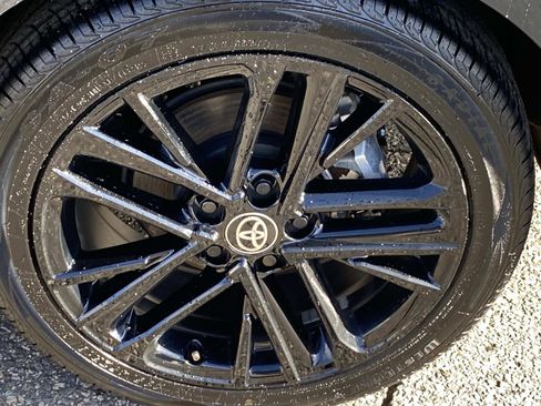 Used 2025 Toyota Camry SE image 27