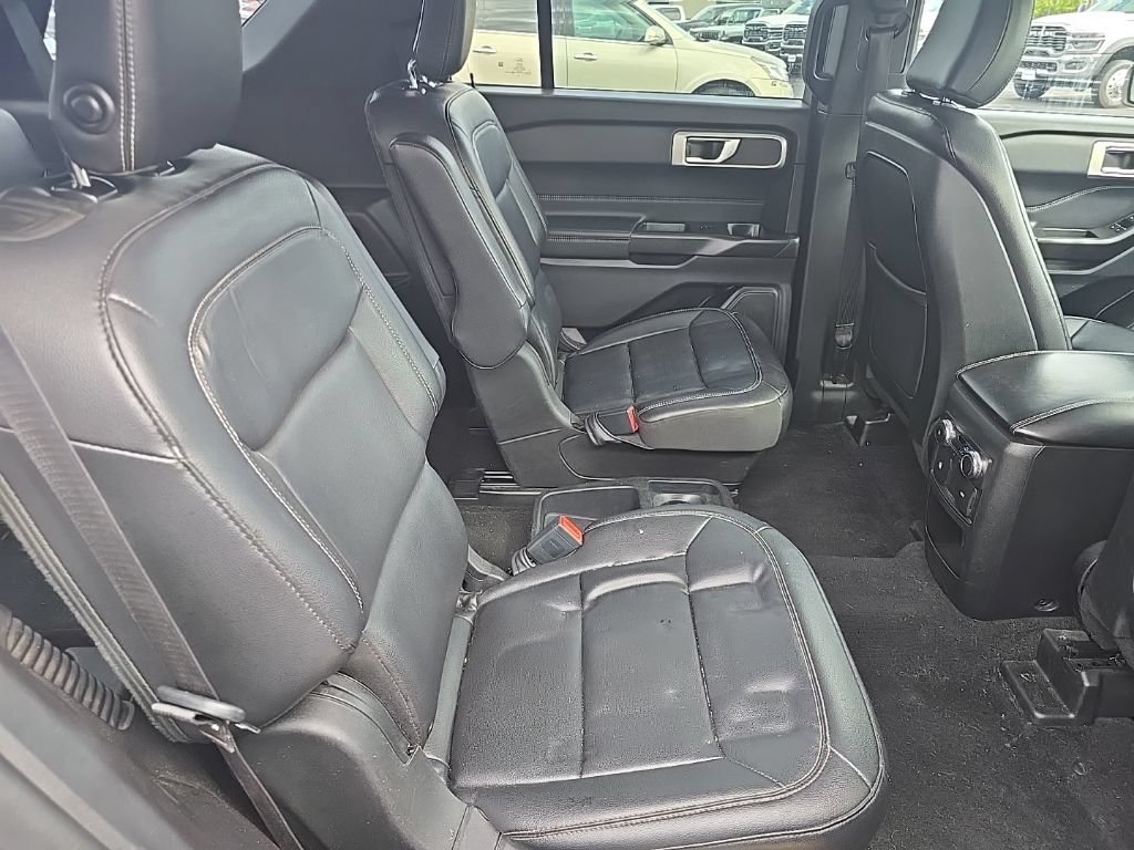 Used 2020 Ford Explorer XLT w/ Equipment Group 202A AWD/4WD image 10